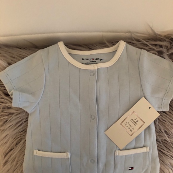 Brand new ! Tommy Hilfiger 3-6 M onesie - Picture 3 of 3